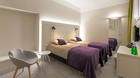 Double or twin room with Atrium view