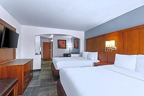 Queen Suite with Two Queen Beds - Non-Smoking