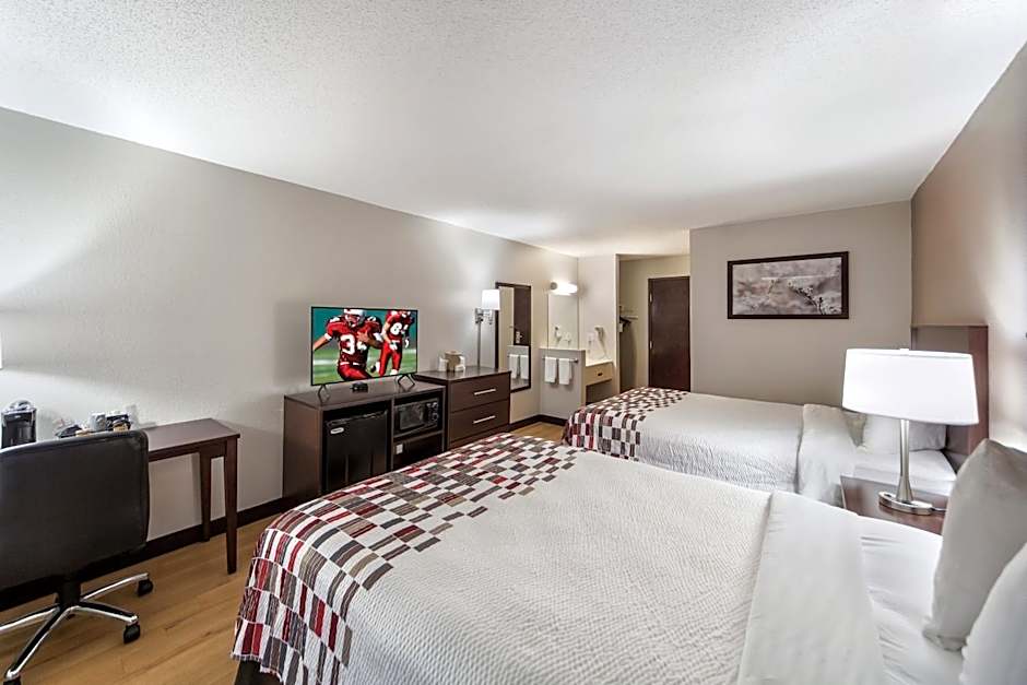 Red Roof Inn & Suites Omaha - Council Bluffs