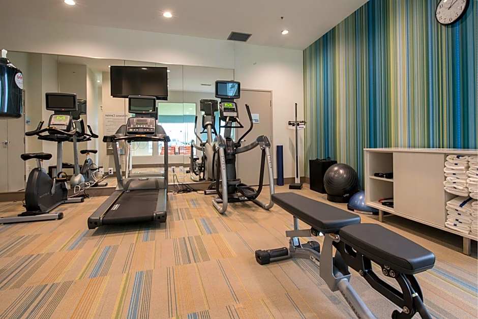 Holiday Inn Express & Suites Victoria-Colwood By IHG