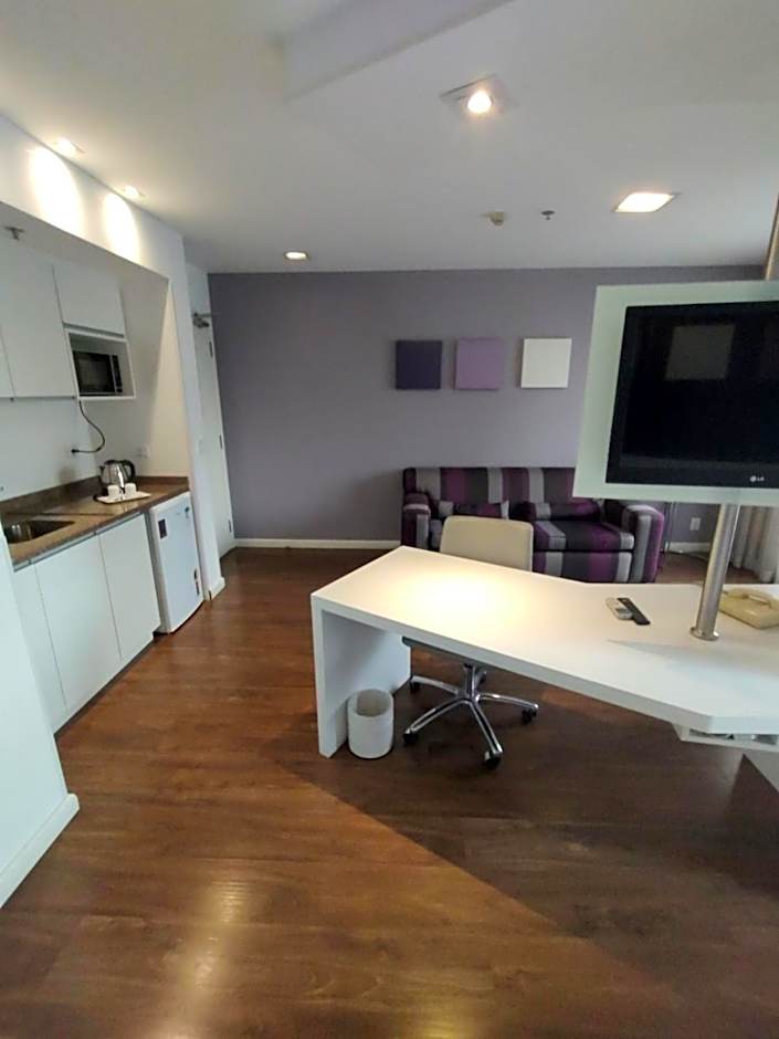 Saint Lawrence Flat - 101