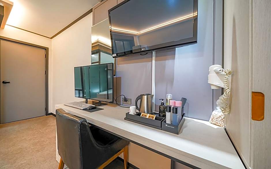 Busan Gangseo Sinhodong Hotel The May