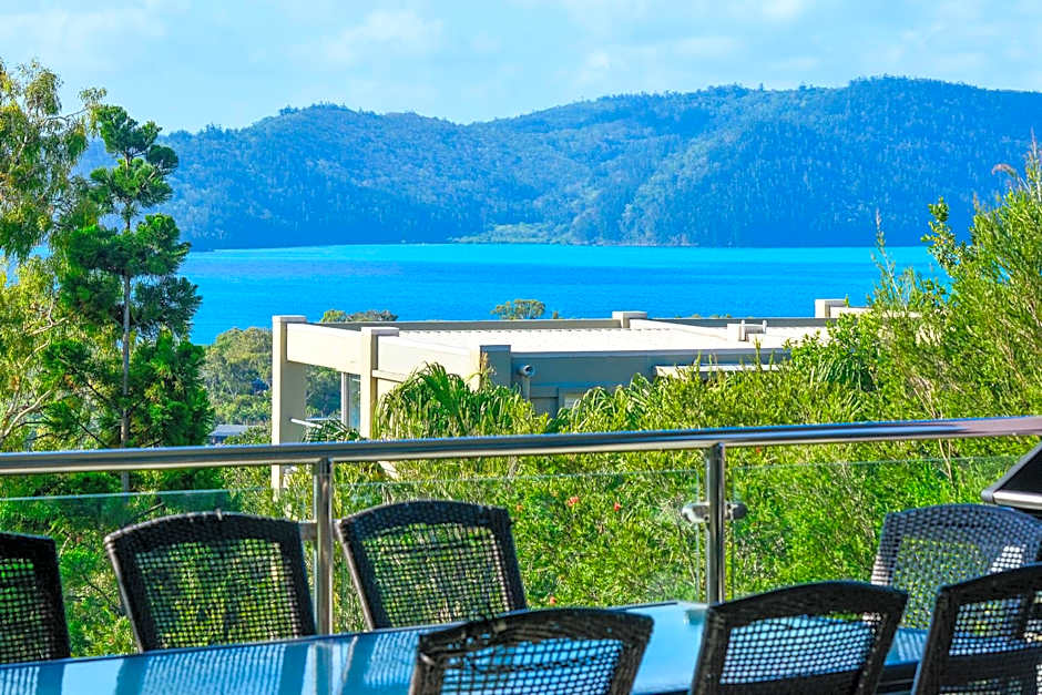 Pinnacle Apartments on Hamilton Island by HIHA