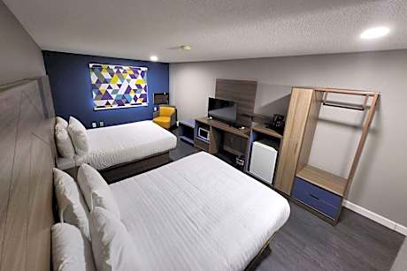 Queen Room with Two Queen Beds - Non-Smoking