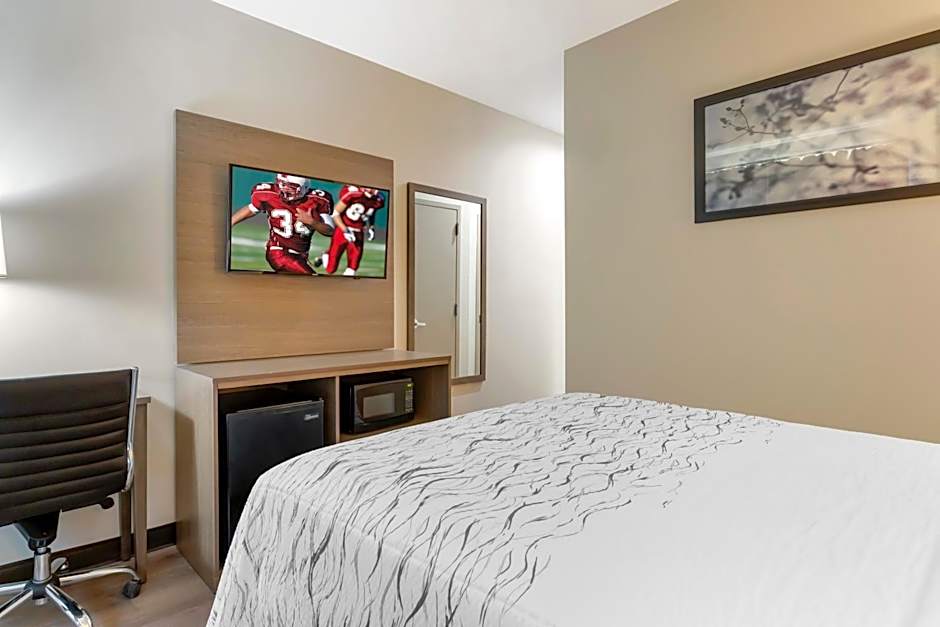 Red Roof PLUS+ Jamaica, NY - JFK Airport 