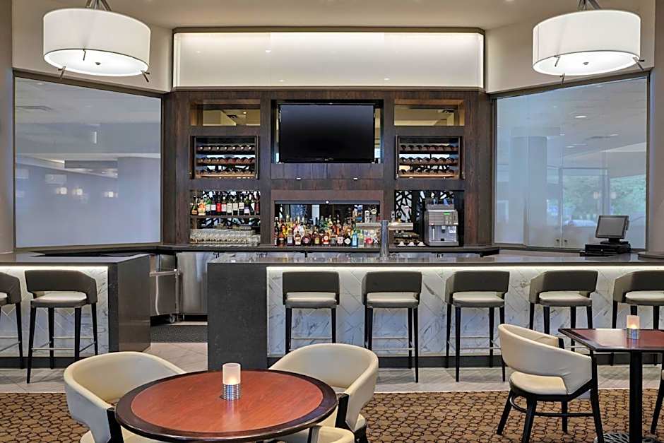 Sheraton Vancouver Guildford Hotel