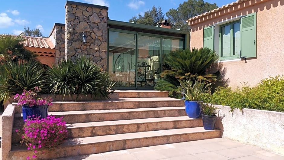 Le Petit Coin de Paradis