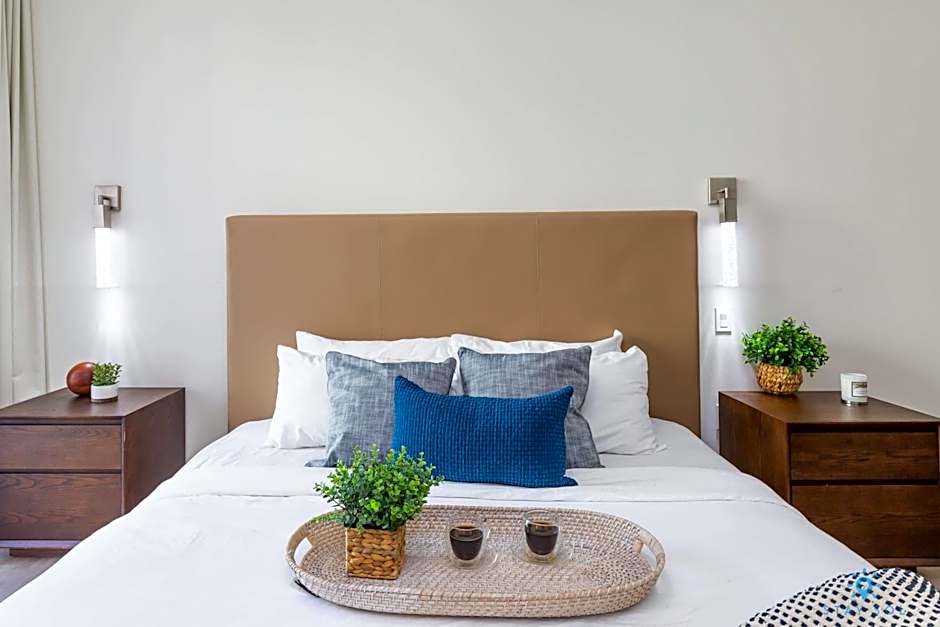 New Studio - Hollywood Beach Bliss for 2