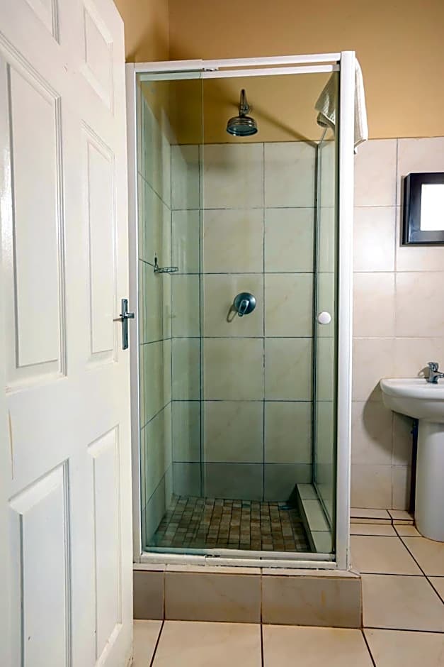 Nongoma Lodge & Inn CC