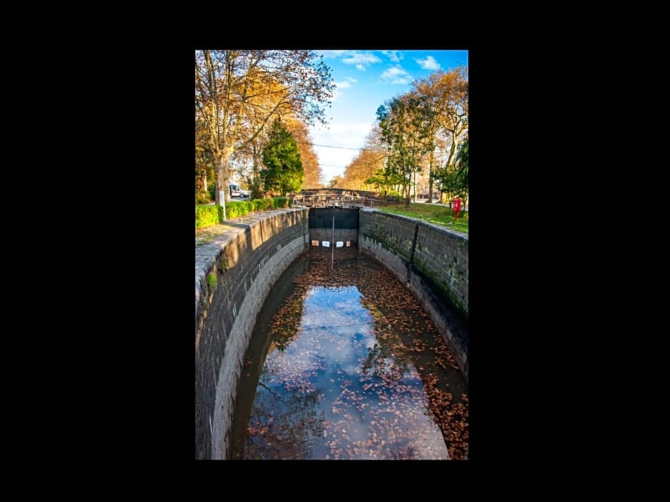 Péniche Kapadokya Gîte insolite sur le canal du Midi