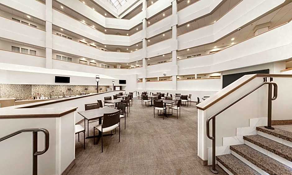 Embassy Suites by Hilton Milwaukee Brookfield