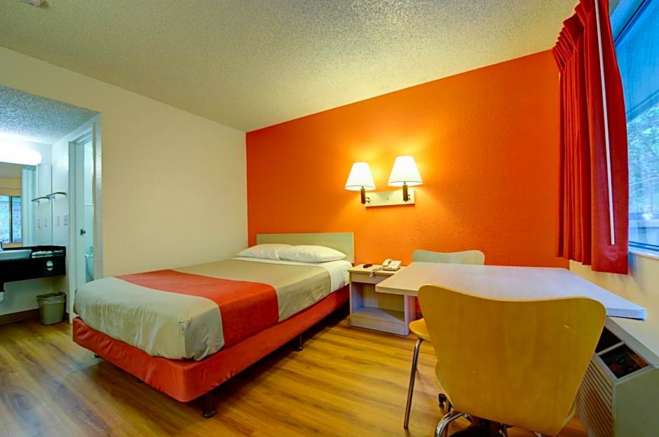 Motel 6-Seattle, WA - Airport