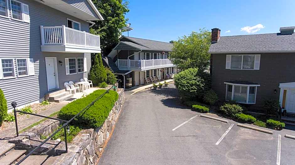 Adirondack Retreat Inn & Suites