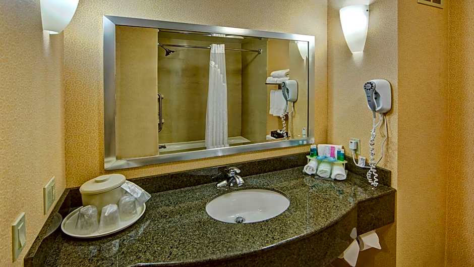 Holiday Inn Express Hotel & Suites Cookeville By IHG