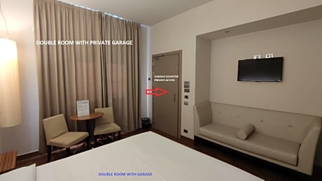 Double Room with Covered Private Parking