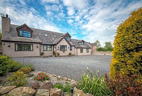 Lon y Traeth Bed & Breakfast