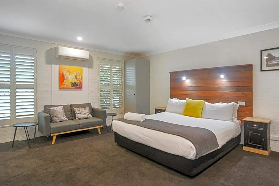 Pleasant Way River Lodge