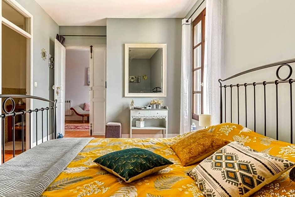 Maison Dix Chambres d'hôtes et Espace SPA Bien être
