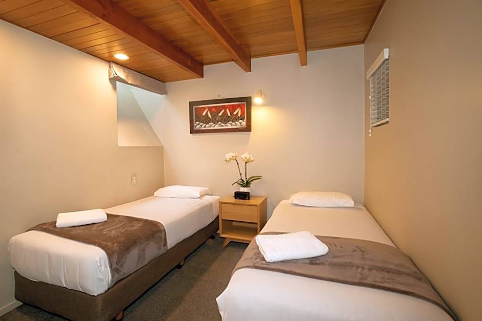 Cranbury Court Apartments