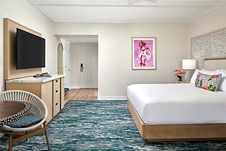 Signature Resort View 1 King Bed
