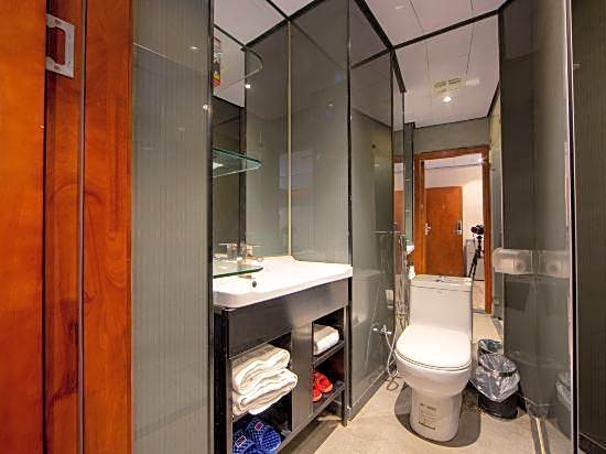 Yifeng Hotel