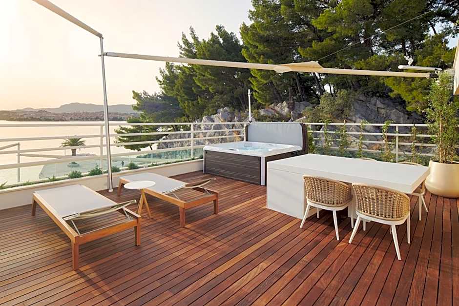 Le Meridien Lav Split