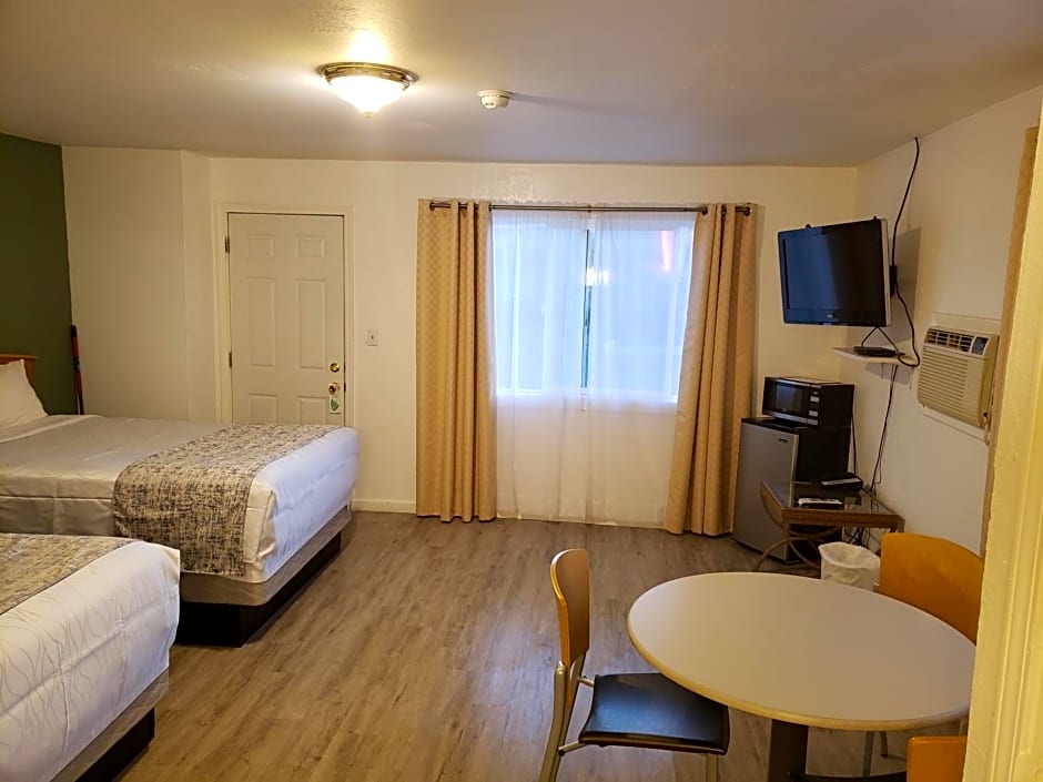 Deluxe Inn