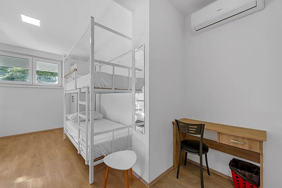 Hostel Elli