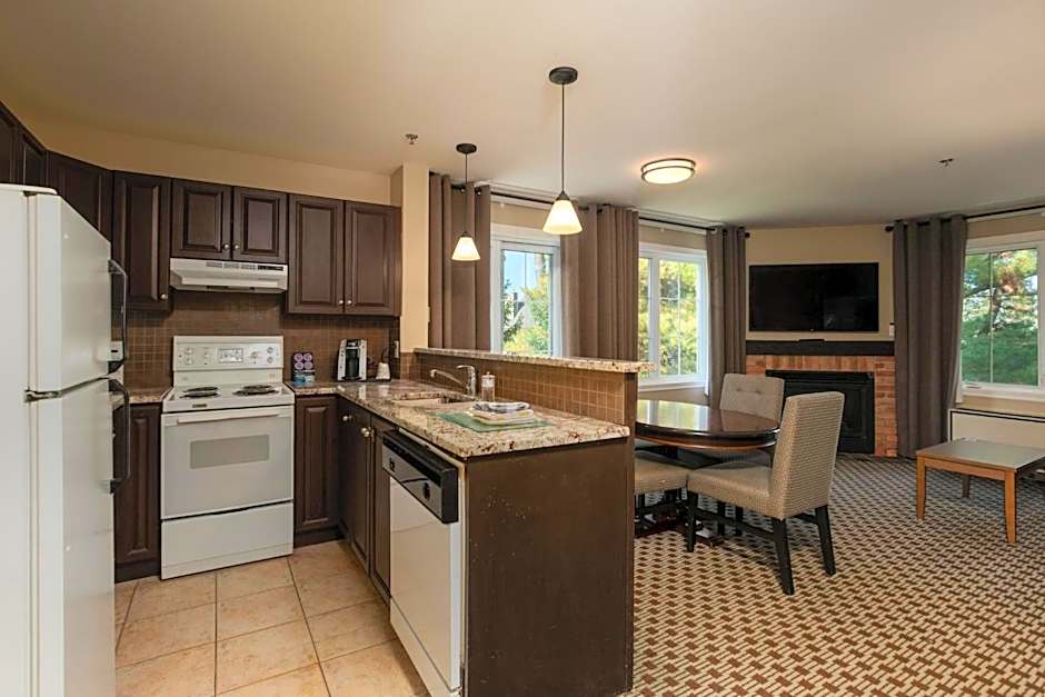 Holiday Inn Express & Suites Tremblant By IHG