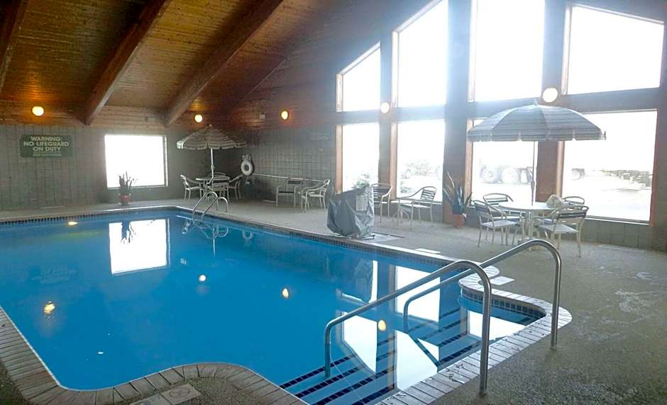 AmericInn by Wyndham Marshall