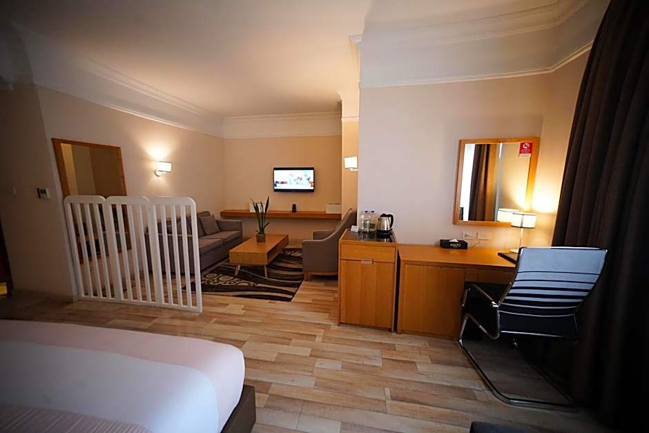 Mado Hotel