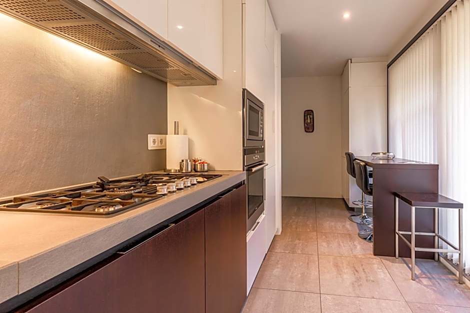 Black Pearl Apartment Hotel