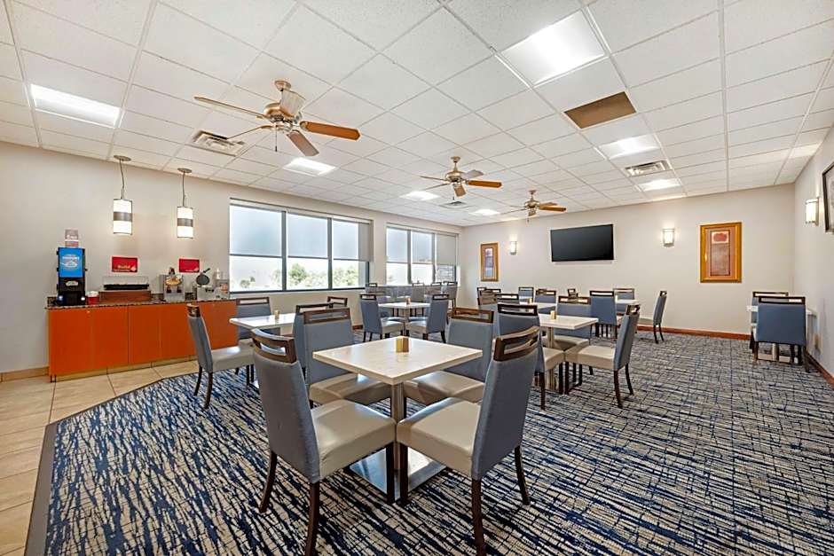 Best Western Plus Mid Nebraska Inn & Suites