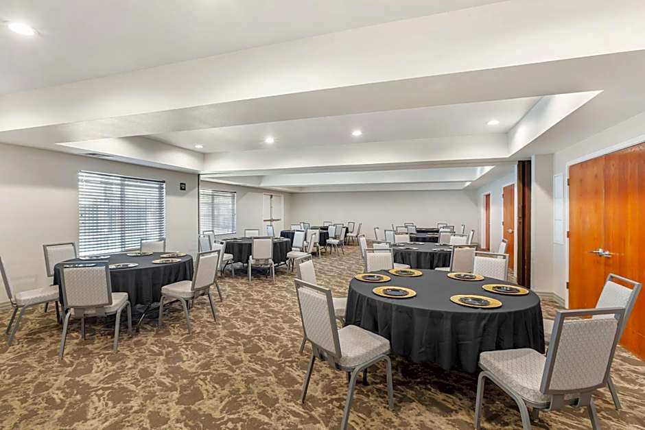 Best Western Plus Villa Del Lago Inn Patterson