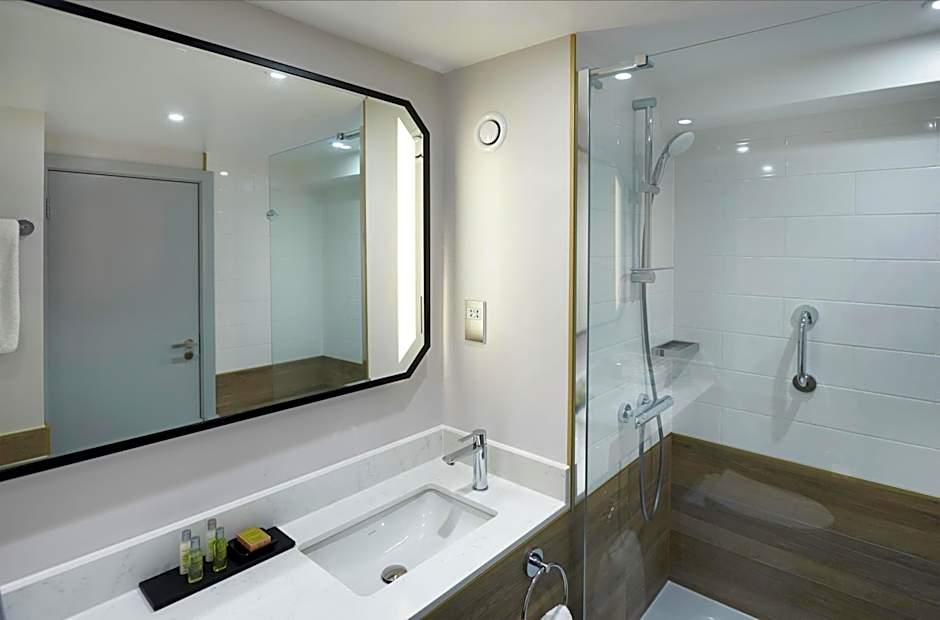 Hilton Cobham