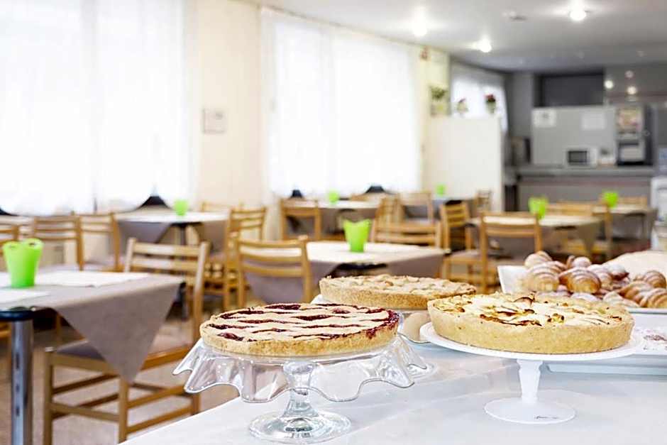 Hotel Junior by OasiGroup Hotels