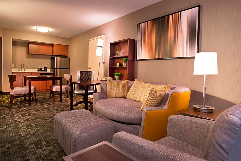 Courtyard by Marriott Tysons McLean