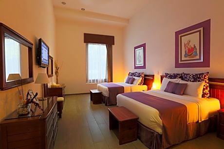 Deluxe Queen Room with Two Queen Beds and Garden View - Non-Smoking