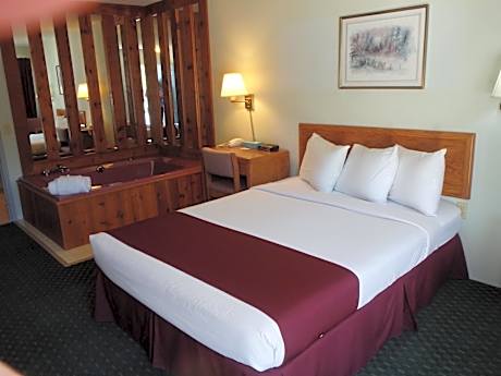 Queen Room with Spa Bath