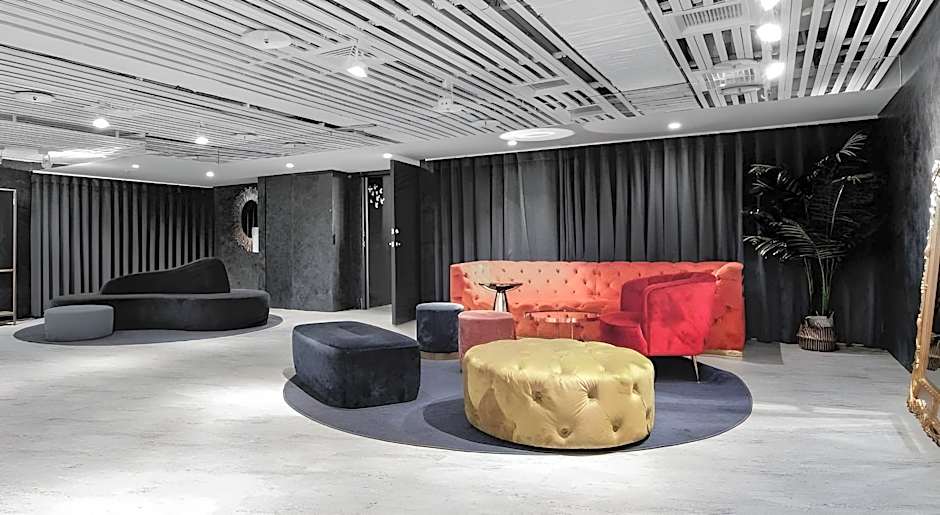 Calligraphy Greenway Hotel