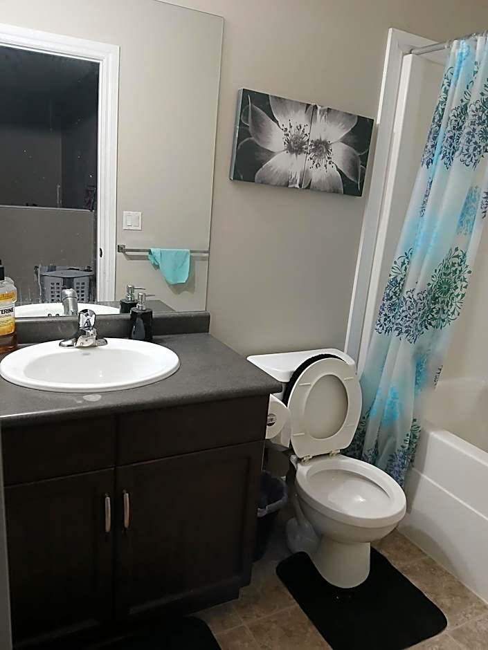 A room in Spruce Grove, 20mins drive to WEM