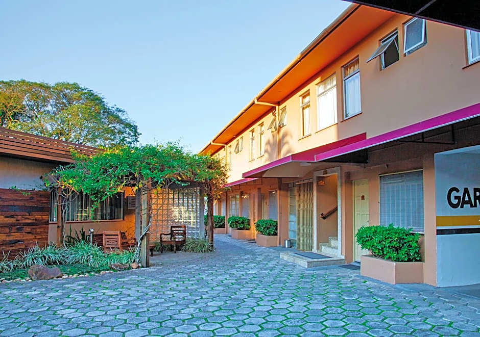 Lira Hotel