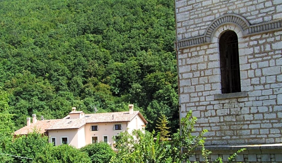 Albergo La Casa Nel Bosco