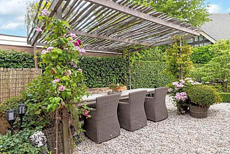 Deluxe Double Room with Garden View