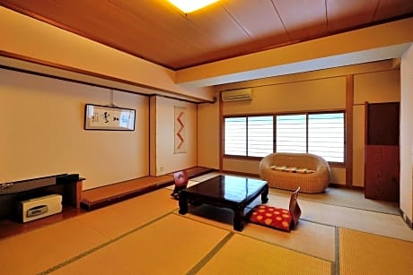 Superior Japanese-Style Room