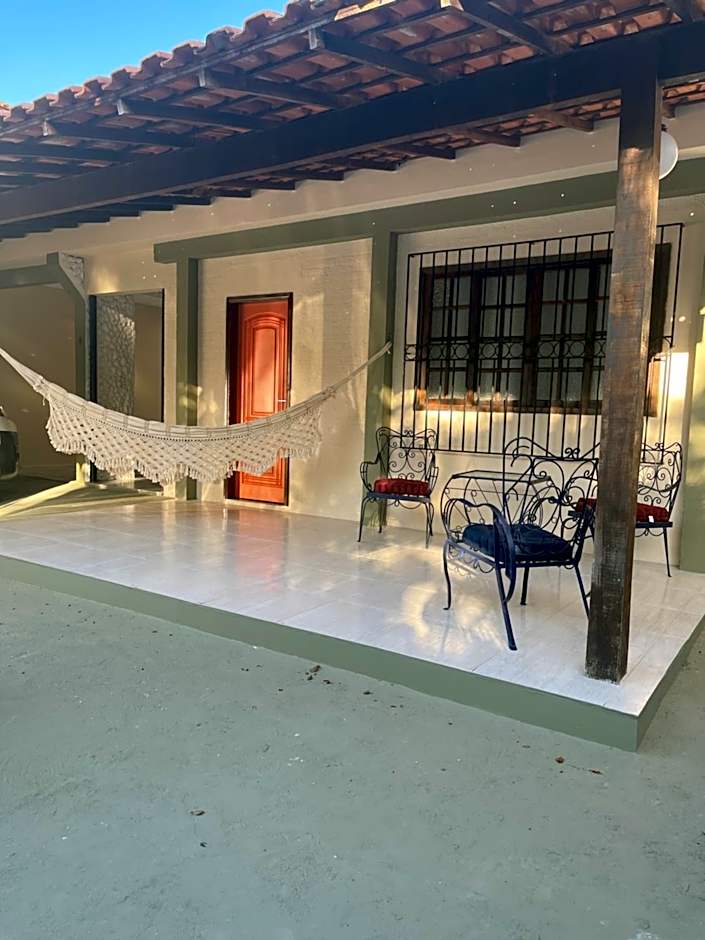 Casa com piscina em Piratininga