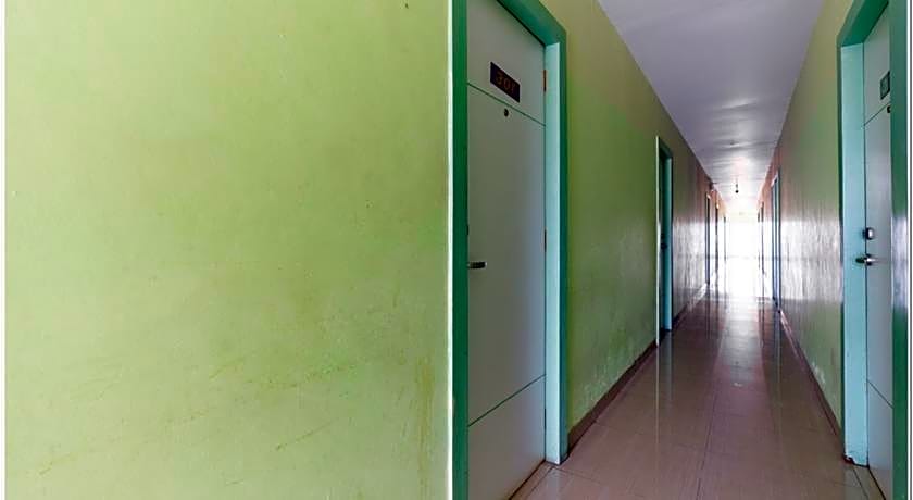 RedDoorz Plus @ Hertasning Area Makassar