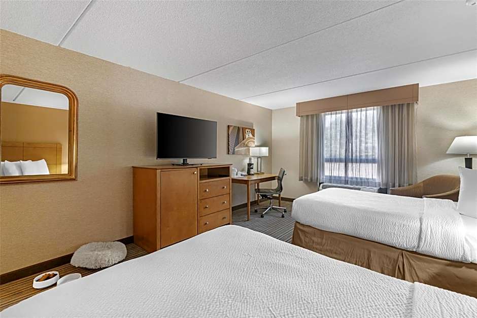 Best Western Royal Plaza Hotel And Trade Center