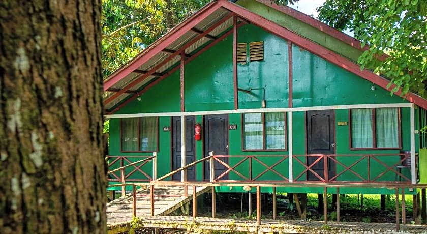 Sukau Greenview Bed and Breakfast