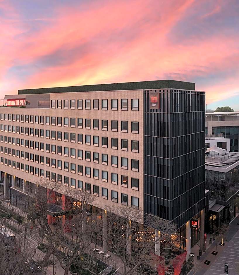 Radisson RED Hotel, Johannesburg Rosebank